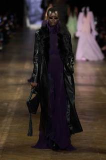 00022-alexander-mcqueen-fall-2025-ready-to-wear-credit-gorunway.jpg