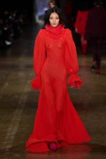 00031-alexander-mcqueen-fall-2025-ready-to-wear-credit-gorunway.jpg