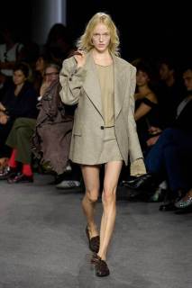 00024-andreas-kronthaler-for-vivienne-westwood-spring-2024-ready-to-wear-credit-gorunway