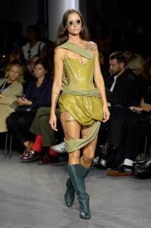 00035-andreas-kronthaler-for-vivienne-westwood-spring-2024-ready-to-wear-credit-gorunway