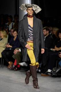 00036-andreas-kronthaler-for-vivienne-westwood-spring-2024-ready-to-wear-credit-gorunway