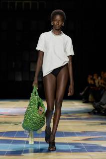 00004-bottega-veneta-spring-2024-ready-to-wear-credit-gorunway