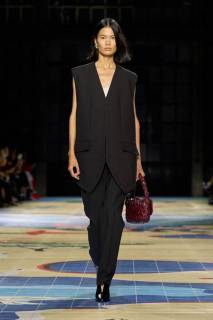 00005-bottega-veneta-spring-2024-ready-to-wear-credit-gorunway