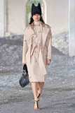 00004-Burberry-Spring-2022-RTW-London-credit-Burberry