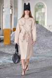 00006-Burberry-Spring-2022-RTW-London-credit-Burberry