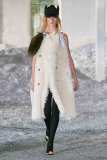 00033-Burberry-Spring-2022-RTW-London-credit-Burberry