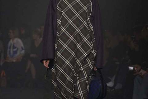 00006-burberry-fall-2023-ready-to-wear-credit-gorunway