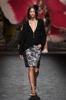 00050-chanel-spring-2024-ready-to-wear-credit-gorunway