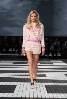 sys-master-content-hc1-h39-10195250315294look-020-cruise-2023-24-chanel-show