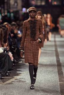 chanel_look-019_2023-24-metiers-dart-collection-LD