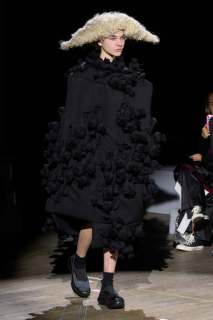 00010-comme-des-garcons-fall-2023-ready-to-wear-credit-gorunway