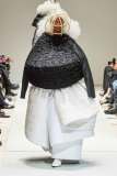 00008-comme-des-garcons-spring-2023-ready-to-wear-credit-gorunway
