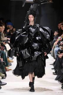 00002-comme-des-garcons-fall-2024-ready-to-wear-credit-gorunway.jpg