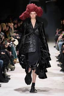 00008-comme-des-garcons-fall-2024-ready-to-wear-credit-gorunway.jpg