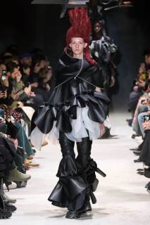 00013-comme-des-garcons-fall-2024-ready-to-wear-credit-gorunway.jpg