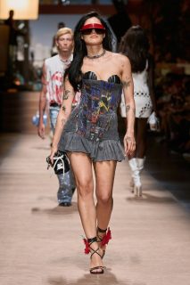 00022-dsquared2-spring-2024-menswear-credit-gorunway