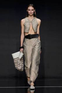 00005-emporio-armani-spring-2024-ready-to-wear-credit-gorunway