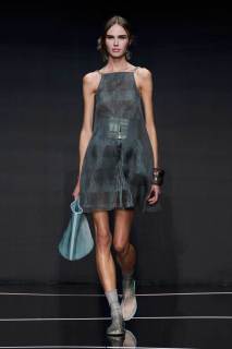 00018-emporio-armani-spring-2024-ready-to-wear-credit-gorunway