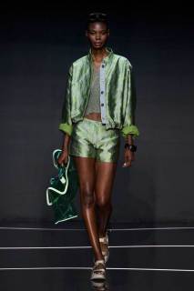 00022-emporio-armani-spring-2024-ready-to-wear-credit-gorunway