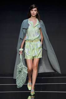 00025-emporio-armani-spring-2024-ready-to-wear-credit-gorunway