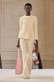 00001-giambattista-valli-2025-ready-to-wear-credit-gorunway.jpg