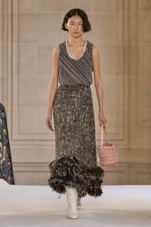 00015-giambattista-valli-2025-ready-to-wear-credit-gorunway.jpg