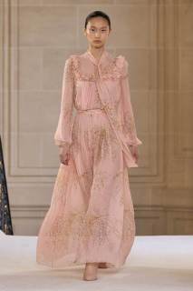 00017-giambattista-valli-2025-ready-to-wear-credit-gorunway.jpg