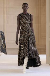 00019-giambattista-valli-2025-ready-to-wear-credit-gorunway.jpg