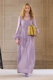 00027-giambattista-valli-2025-ready-to-wear-credit-gorunway.jpg