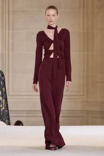 00040-giambattista-valli-2025-ready-to-wear-credit-gorunway.jpg