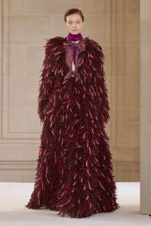00053-giambattista-valli-2025-ready-to-wear-credit-gorunway.jpg