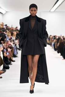 00004-givenchy-fall-2023-ready-to-wear-credit-gorunway