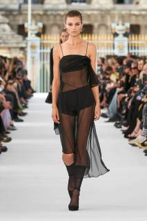 00002-givenchy-spring-2024-ready-to-wear-credit-gorunway
