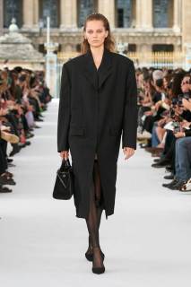 00003-givenchy-spring-2024-ready-to-wear-credit-gorunway