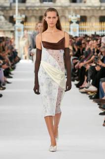 00014-givenchy-spring-2024-ready-to-wear-credit-gorunway