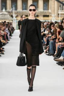 00027-givenchy-spring-2024-ready-to-wear-credit-gorunway