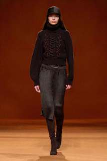 00008-hermes-fall-2023-ready-to-wear-credit-gorunway