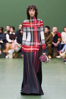 00021-loewe-fall-2024-ready-to-wear-credit-gorunway.jpg