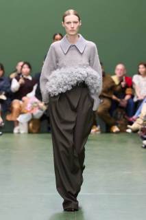 00040-loewe-fall-2024-ready-to-wear-credit-gorunway.jpg