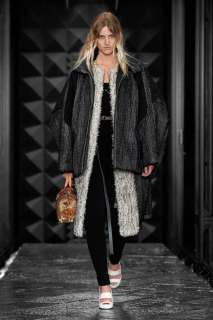 00035-louis-vuitton-fall-2023-ready-to-wear-credit-gorunway