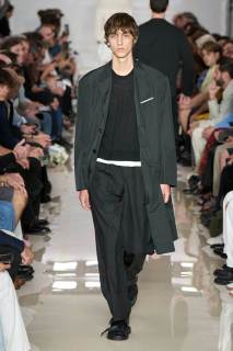 00032-neil-barrett-spring-2025-menswear-credit-gorunway.jpg