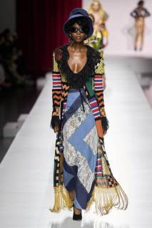 00016-moschino-spring-2024-ready-to-wear-credit-gorunway