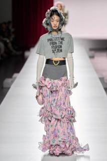 00021-moschino-spring-2024-ready-to-wear-credit-gorunway