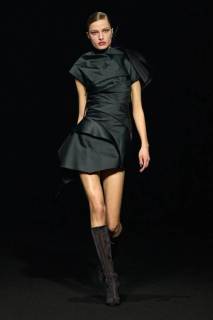 00032-mugler-fall-2024-ready-to-wear-credit-gorunway.jpg