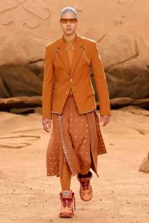 00008-off-white-fall-2023-ready-to-wear-credit-gorunway