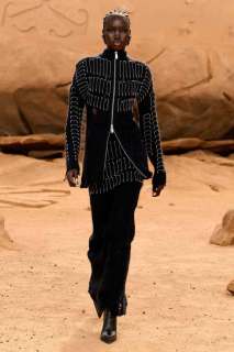 00029-off-white-fall-2023-ready-to-wear-credit-gorunway