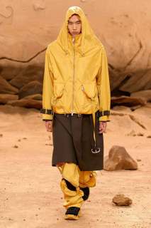 00037-off-white-fall-2023-ready-to-wear-credit-gorunway