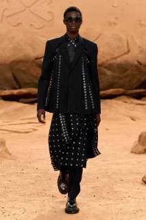 00038-off-white-fall-2023-ready-to-wear-credit-gorunway