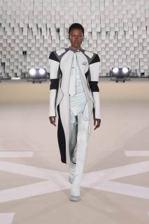 00001-off-white-fall-2025-ready-to-wear-credit-gorunway.jpg