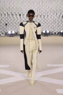 00005-off-white-fall-2025-ready-to-wear-credit-gorunway.jpg
